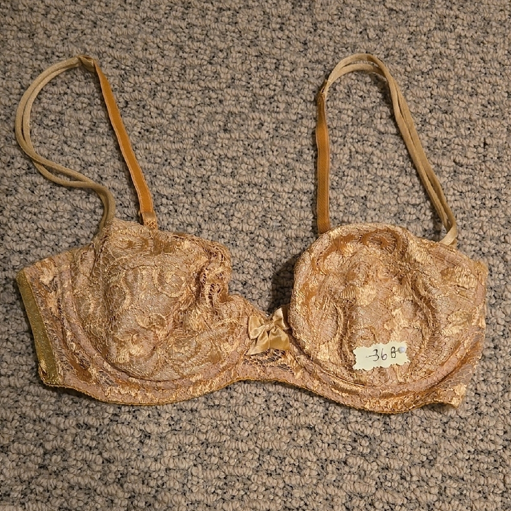Elegant Lace Underwire Bra